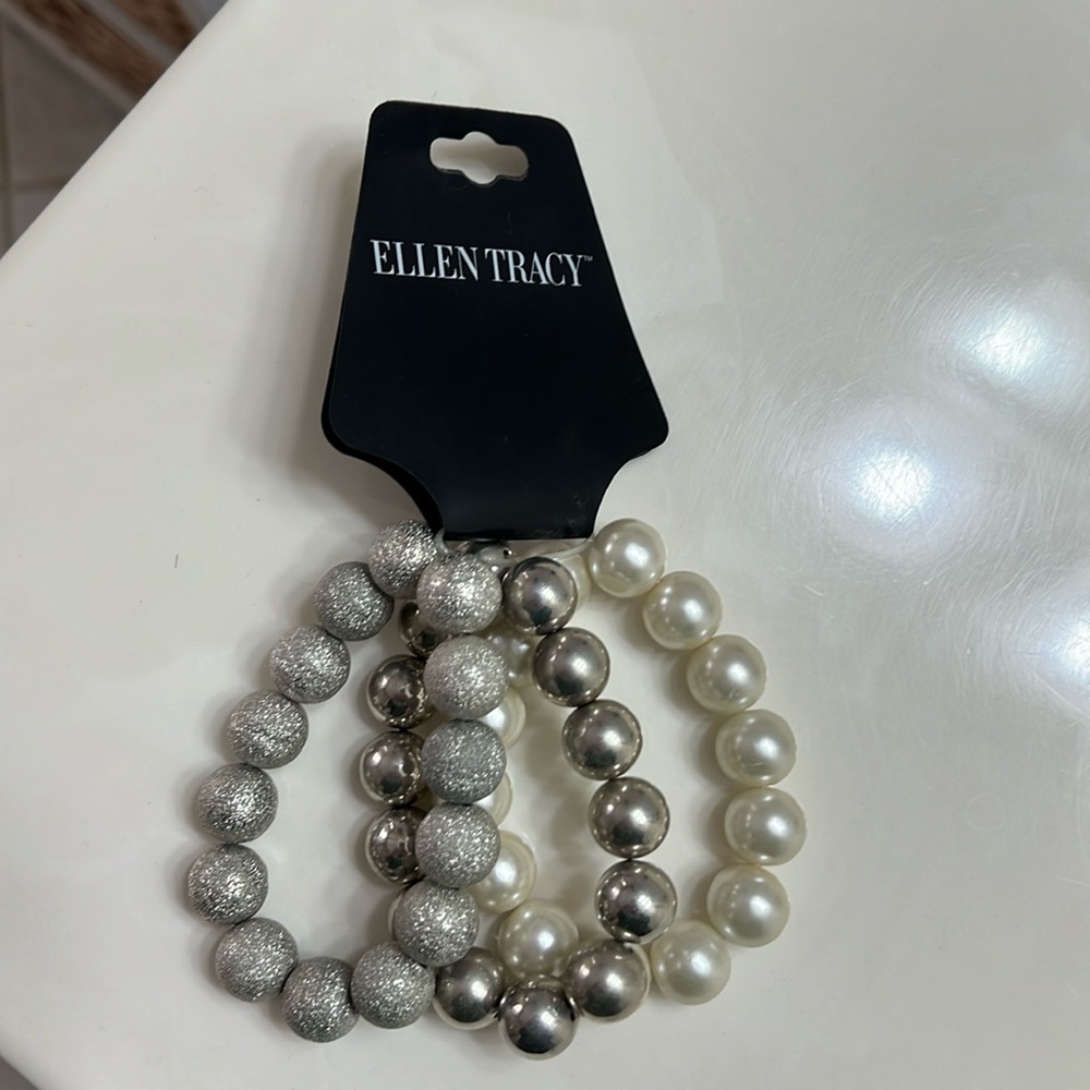NWT Ellen Tracy Bracelet Set